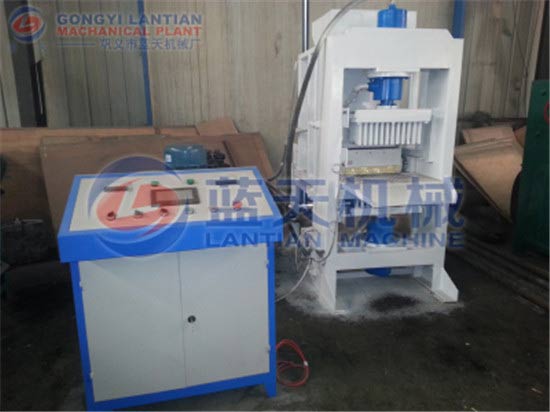 Hydraulic bamboo charcoal briquette machine